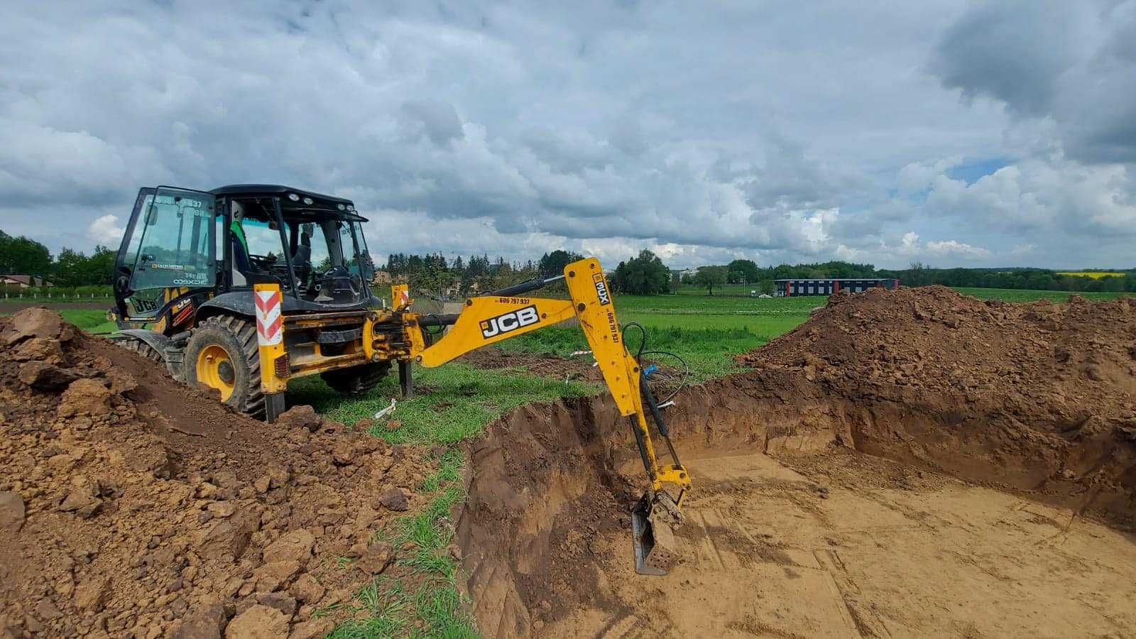 Roboty ziemne transport Giebułtów Kraków koparko-ładowarka JCB 3CX