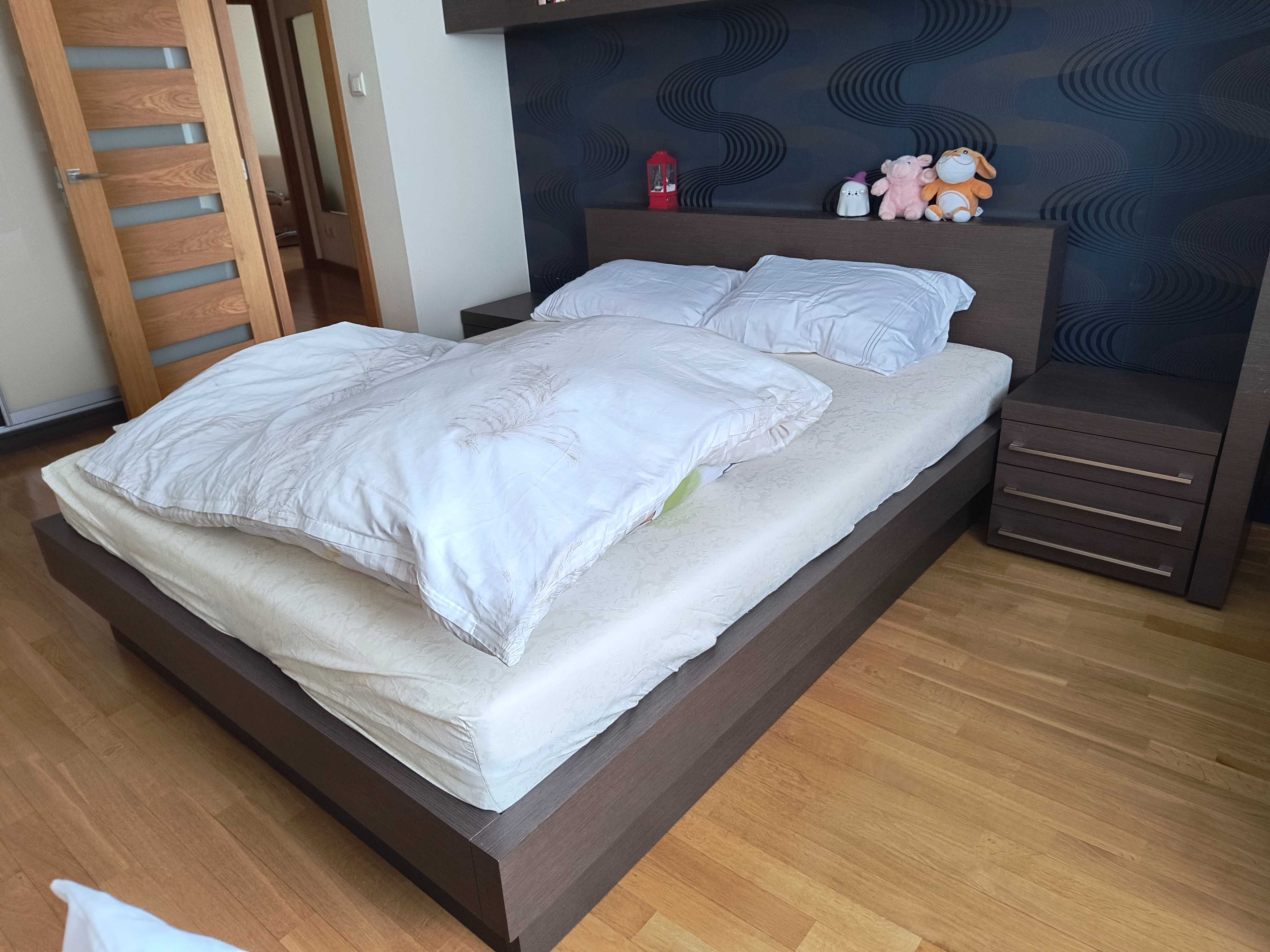 Sprzedam łóżko z materacem nowym 160x200 plus 2 szafki nocne