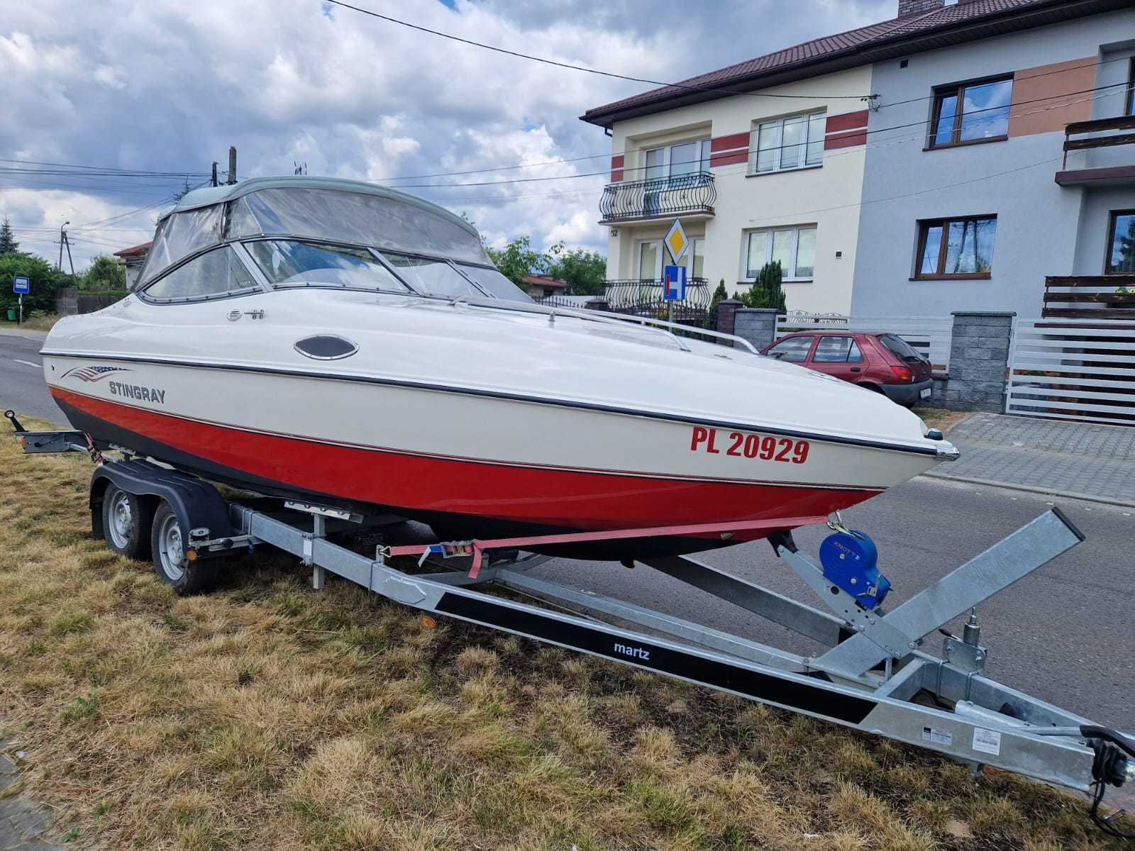 Motorówka kabinowa Stingray 200CS 2006R. 8-os. Mercury 4,3L V6 220KM