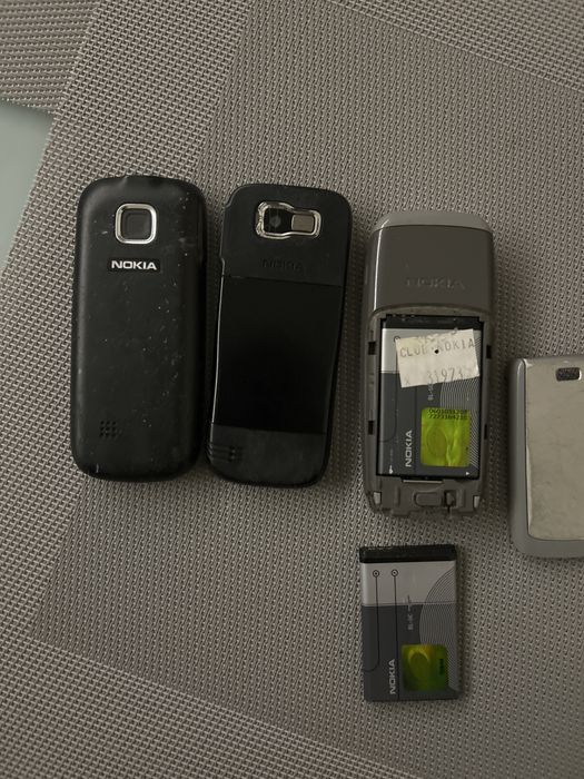 Telemóveis usados e prontos a serem utilizados novamente