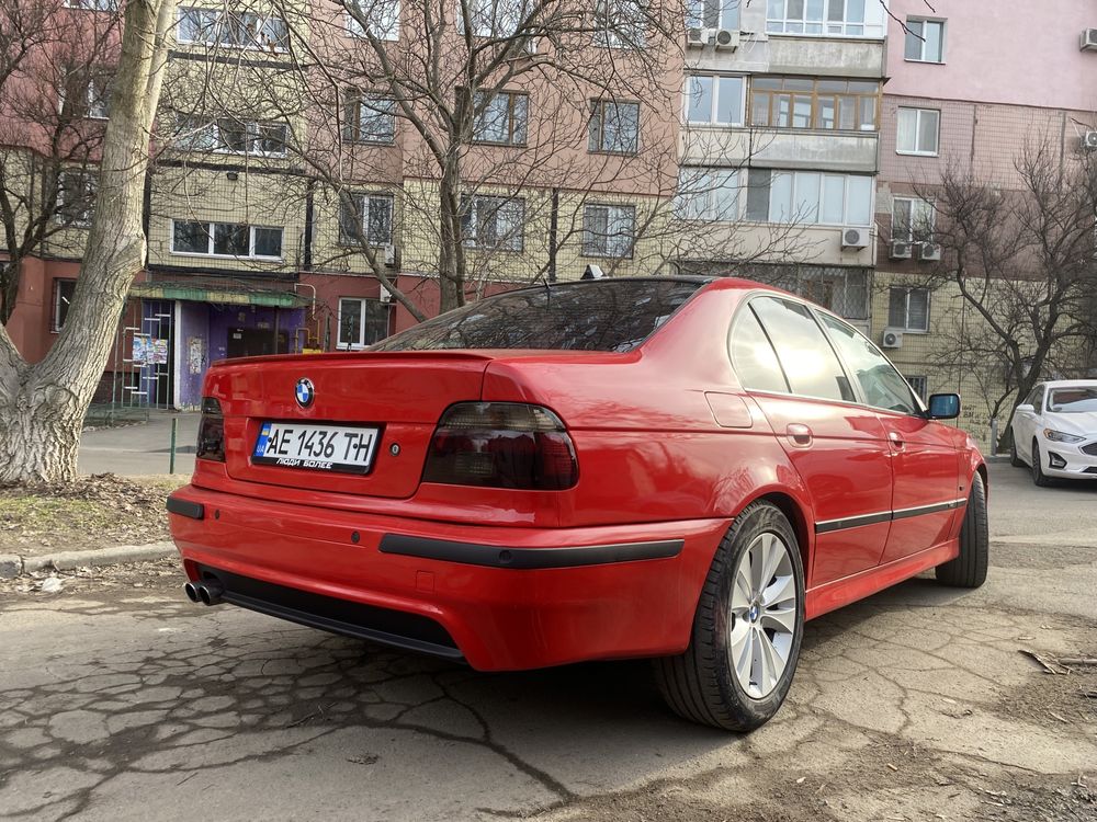 Продам BMW E39 523I