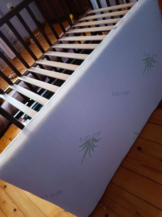 Ліжко дитяче з балдахіном