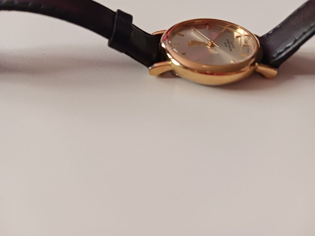 Zegarek damski pozłacany. Swiss MOVT, 3ATM water resist, quartz.