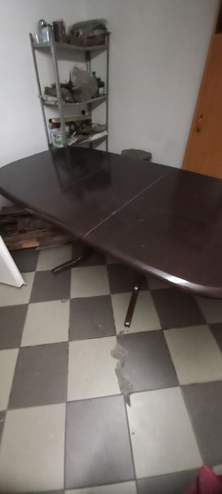 Stół drewniany do jadalni