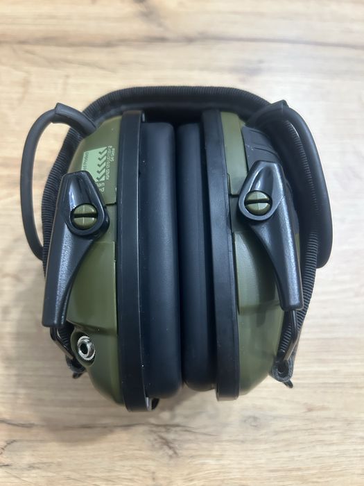 Навушники активні непошкоджені 500 грн