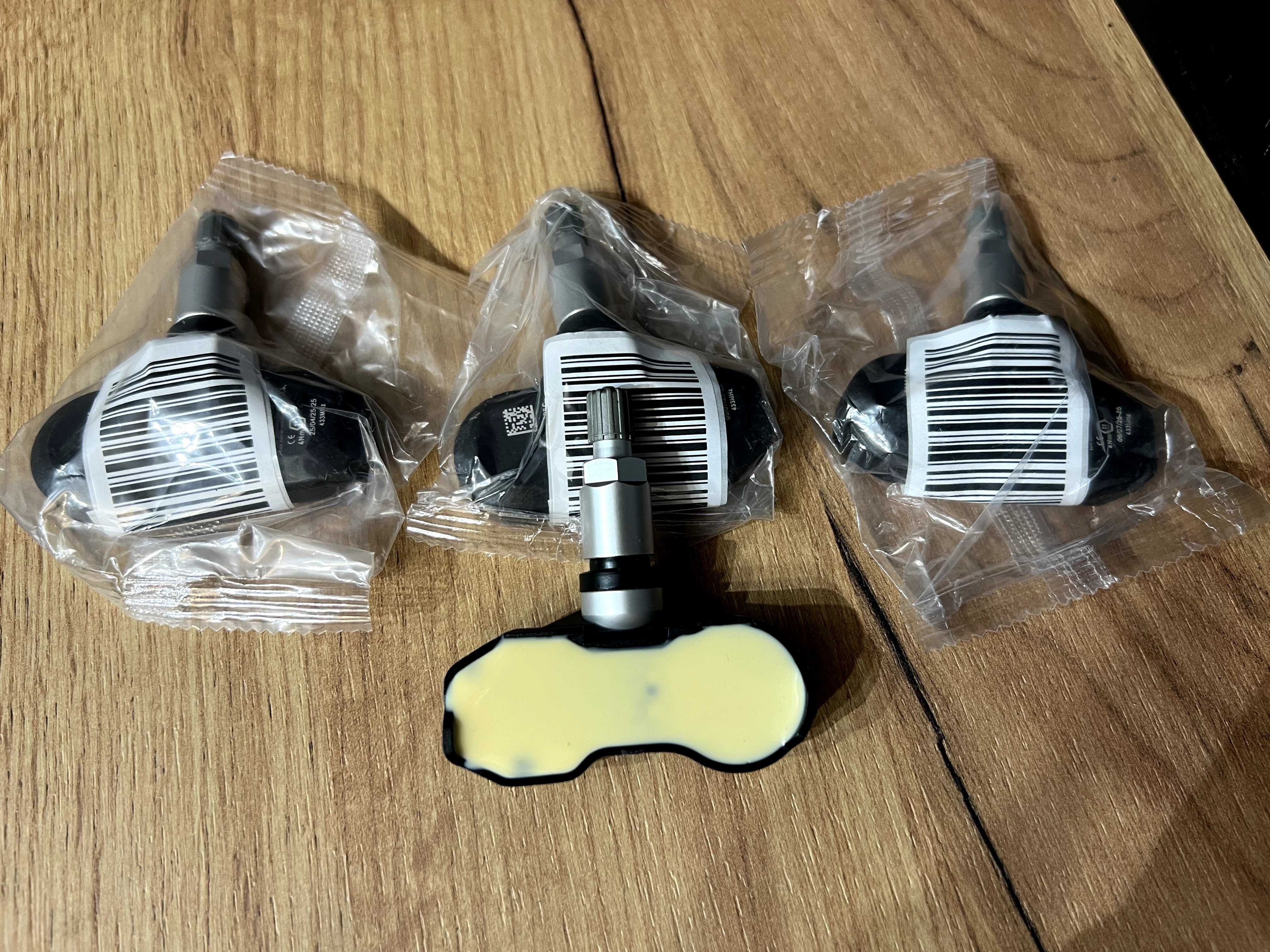 Czujniki ciśnienia opon powietrza VW Audi Skod TPMS Nowe 3 A4 6 7 8 Q5