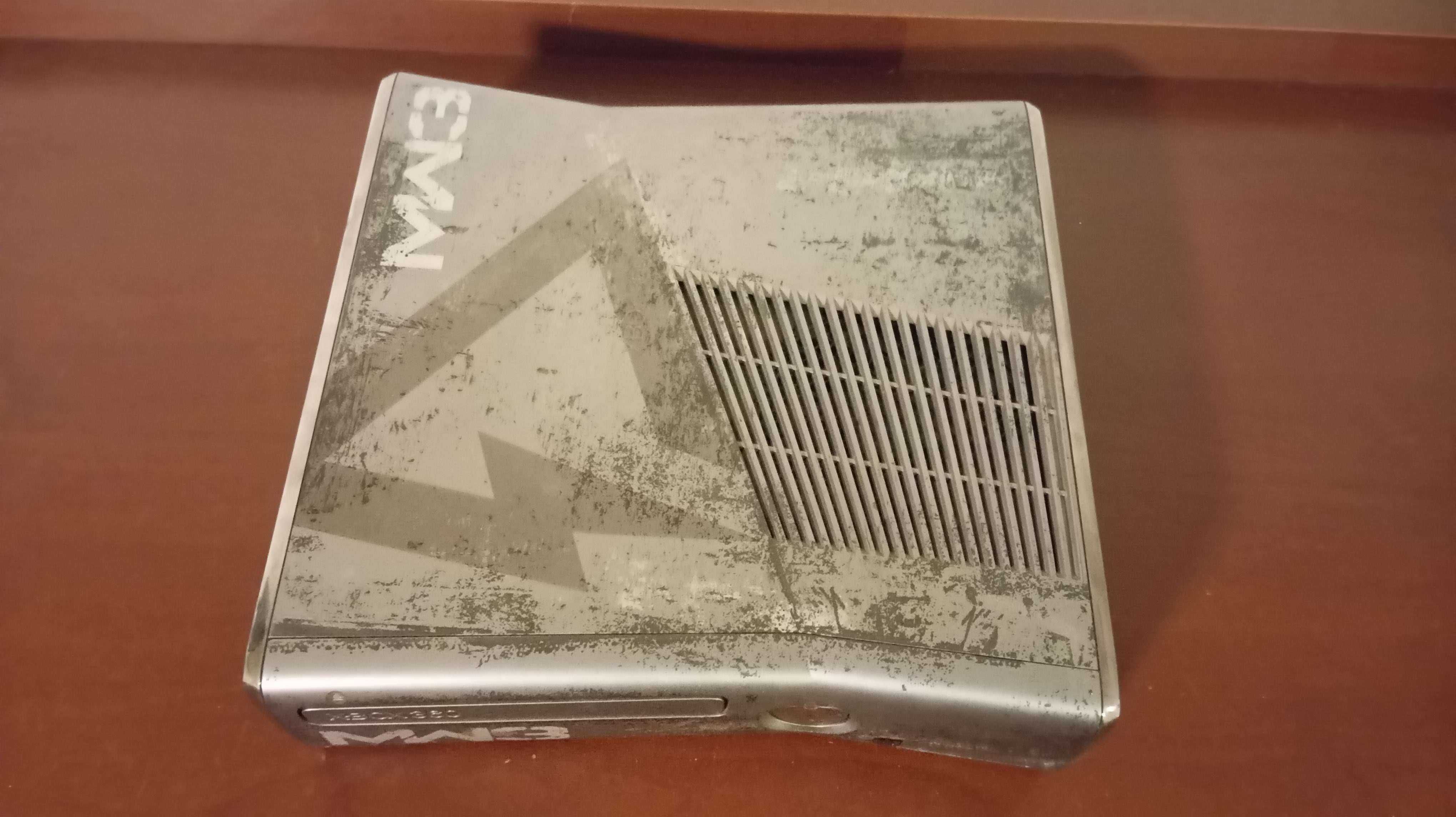 Xbox 360 MW3 Limited Edition + 4 pady + 33 gry + akcesoria