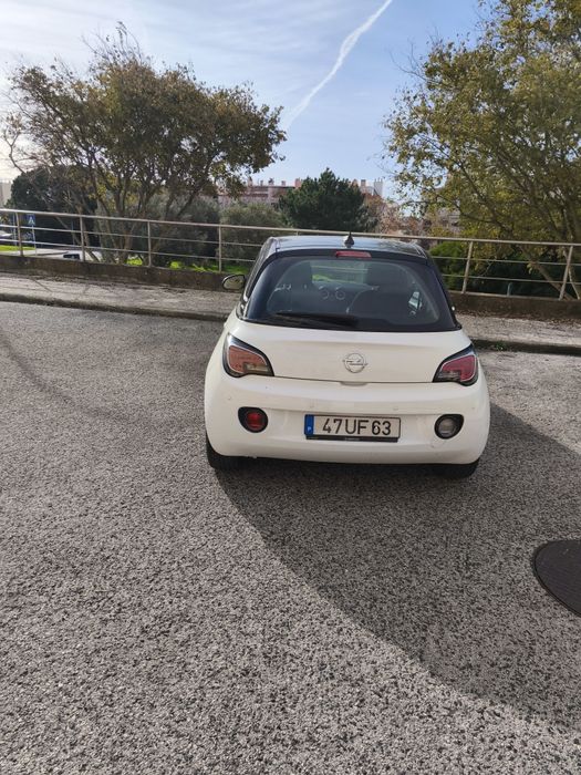 Vende- se Opel Adam