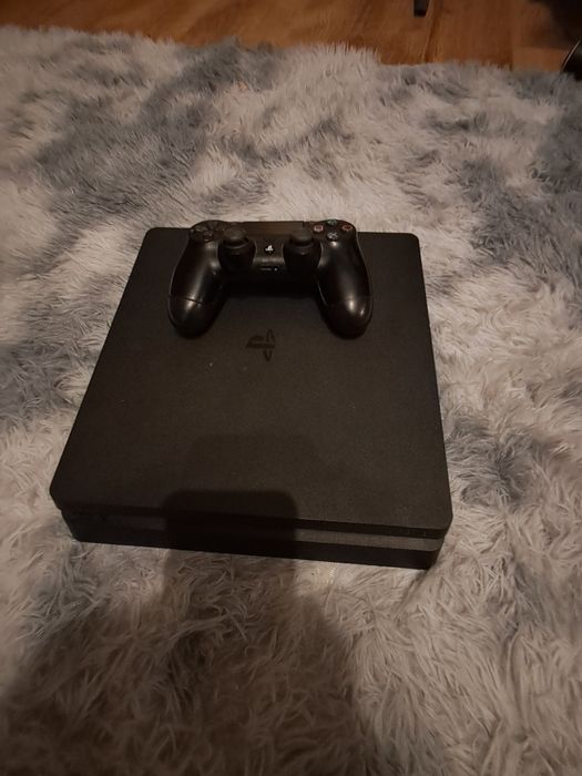 ps4 z padem i grami