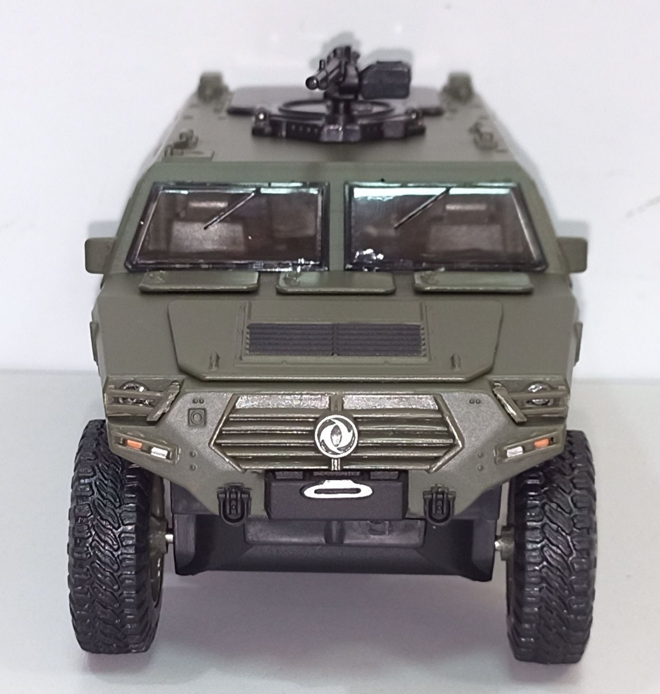Бронемашина DONGFENG Warrior модель 1:28 ТМ Автосвіт Металл свет звук
