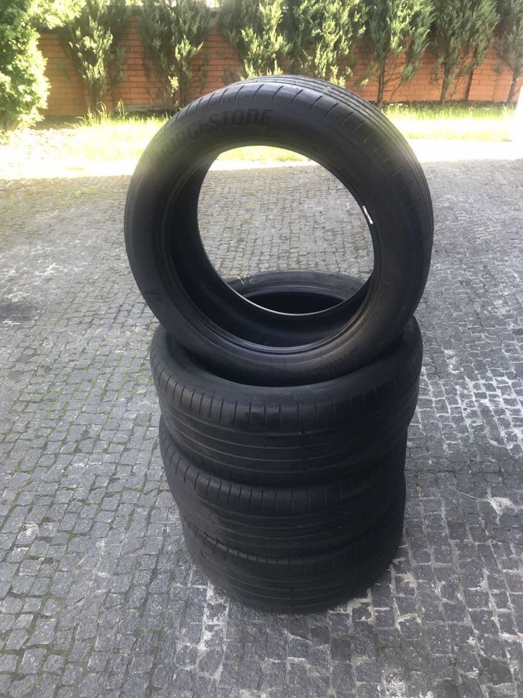 Шини Brigestone 255/50 R20