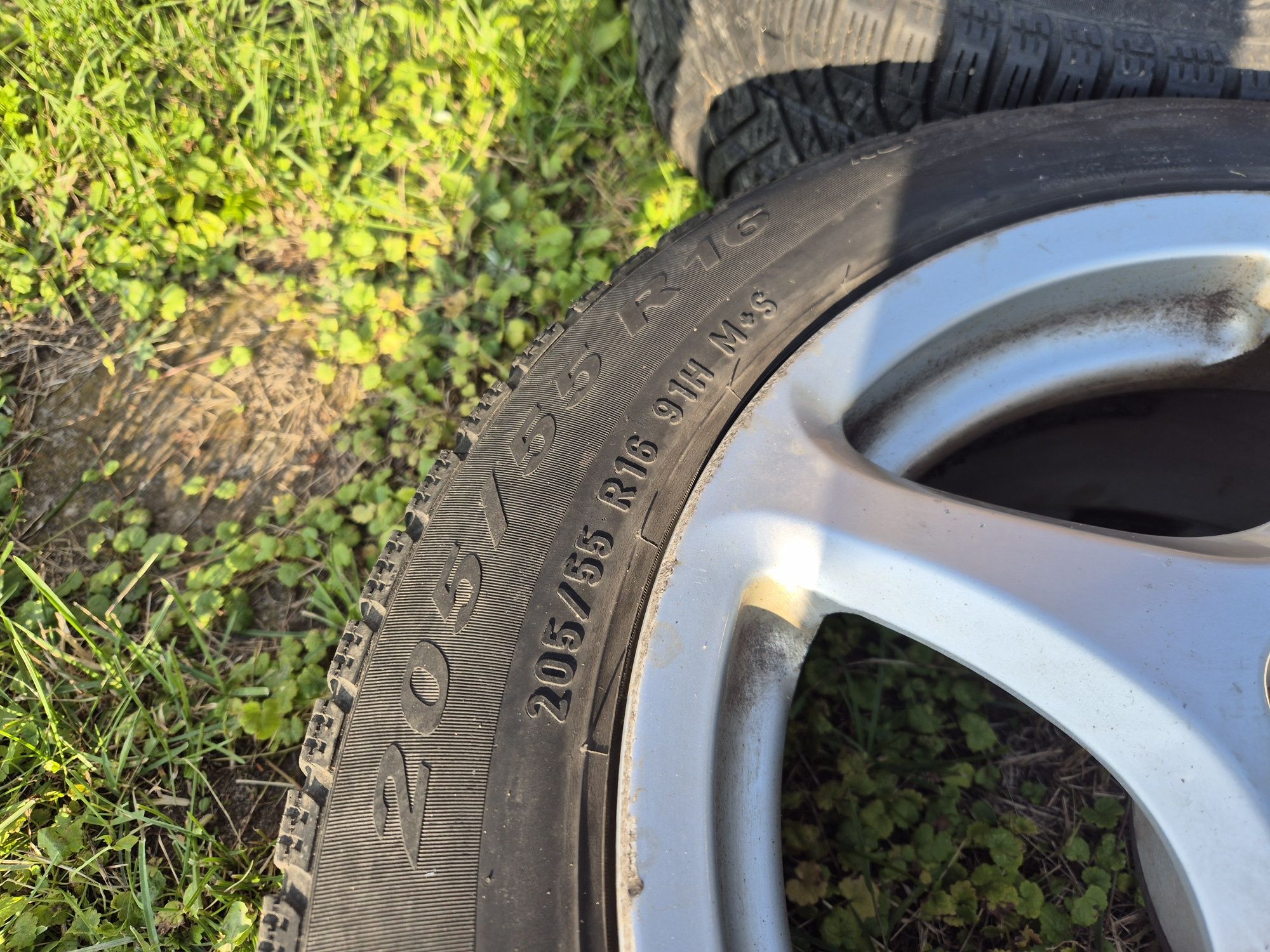 Felgi 16" 5x108 ET - 35 / otwór 63.4mm + opony Pirelli Winter M + S