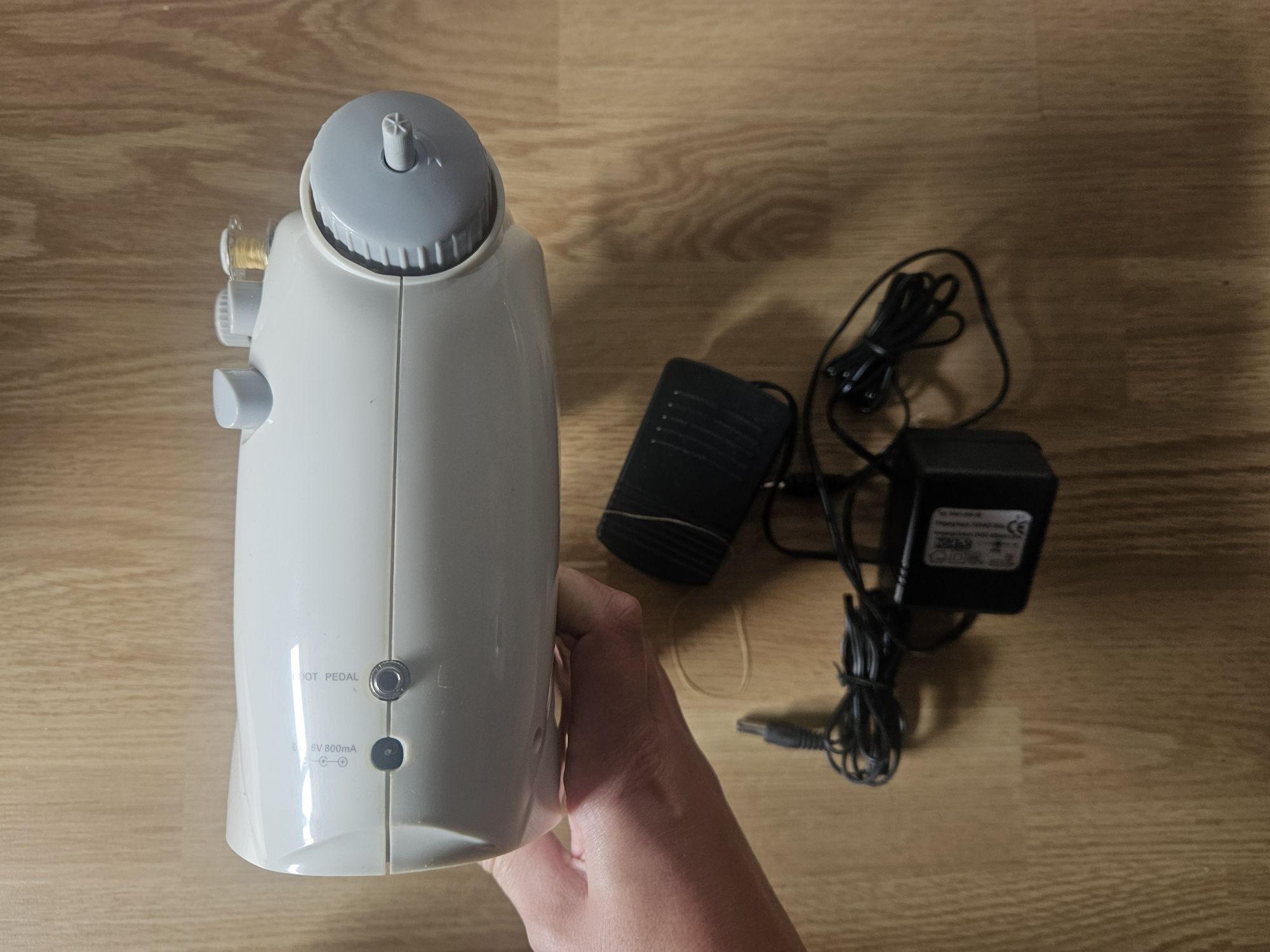Mini Máquina de Costura