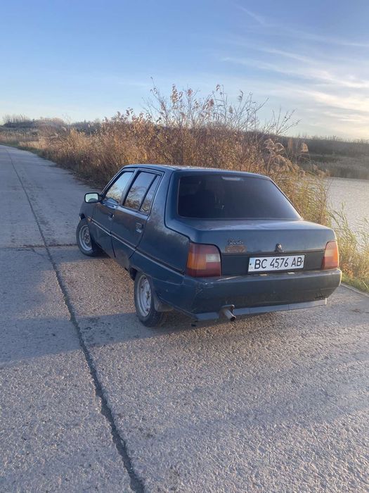 Славута в доброму стані  на ходу мотор 1.2