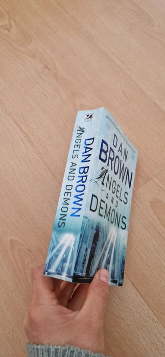Dan Brown Angels and Demons