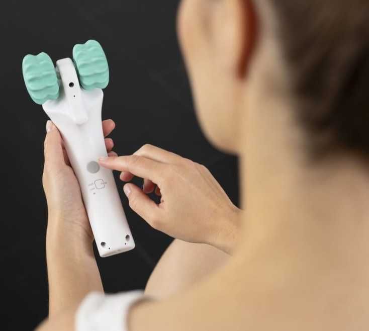 Masażer rolkowy ciała akumulatorowy wibracyjny Medisana HM630