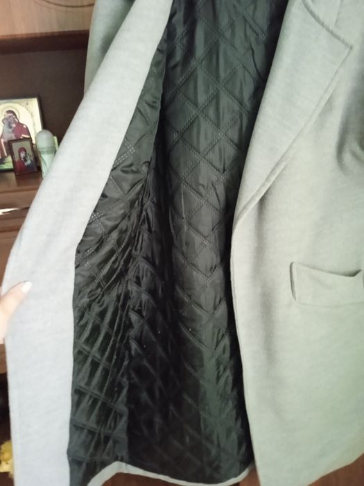 Гарне сіре пальто