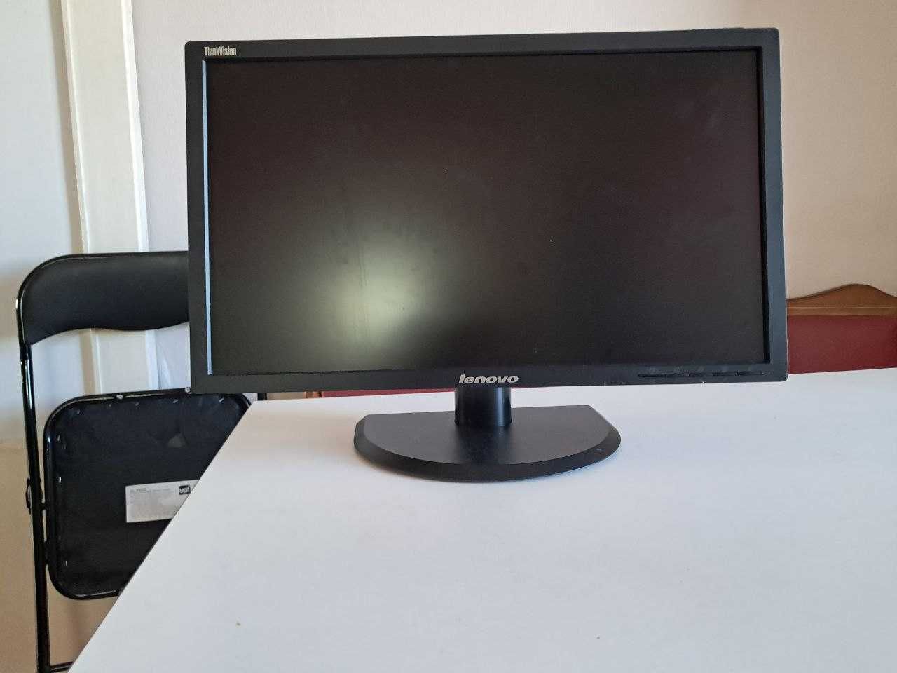 Монітор Lenovo Б.У в робочому стані