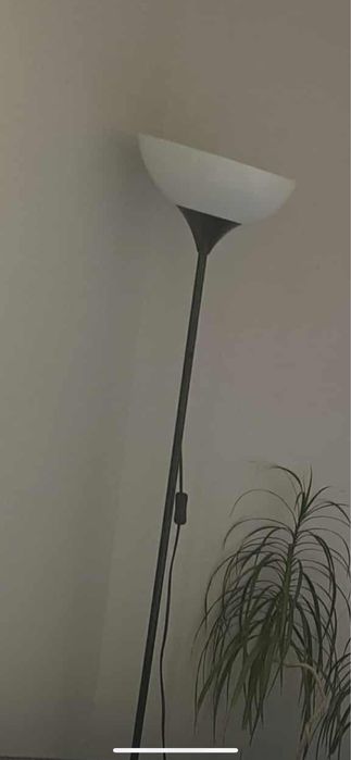 Lampka stojaca czarna