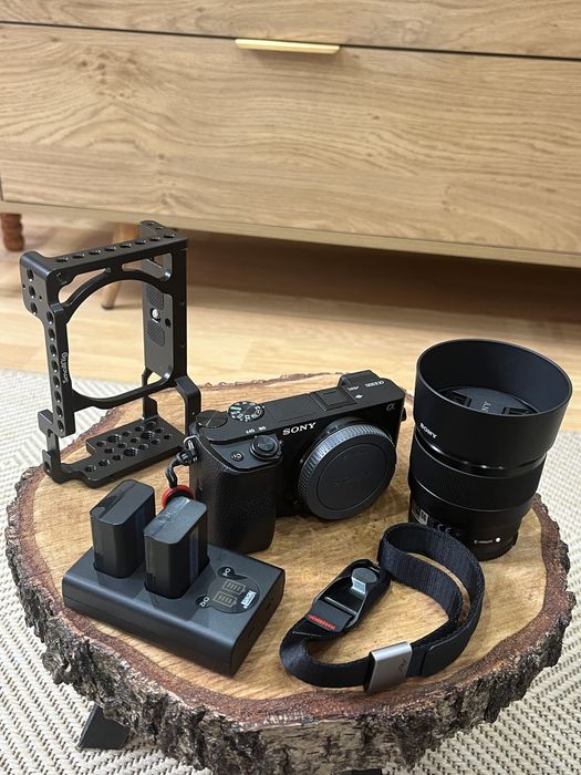 Bezlusterkowiec Sony a6300 + Sony E-mount FE50mm 1.8 + akcesoria