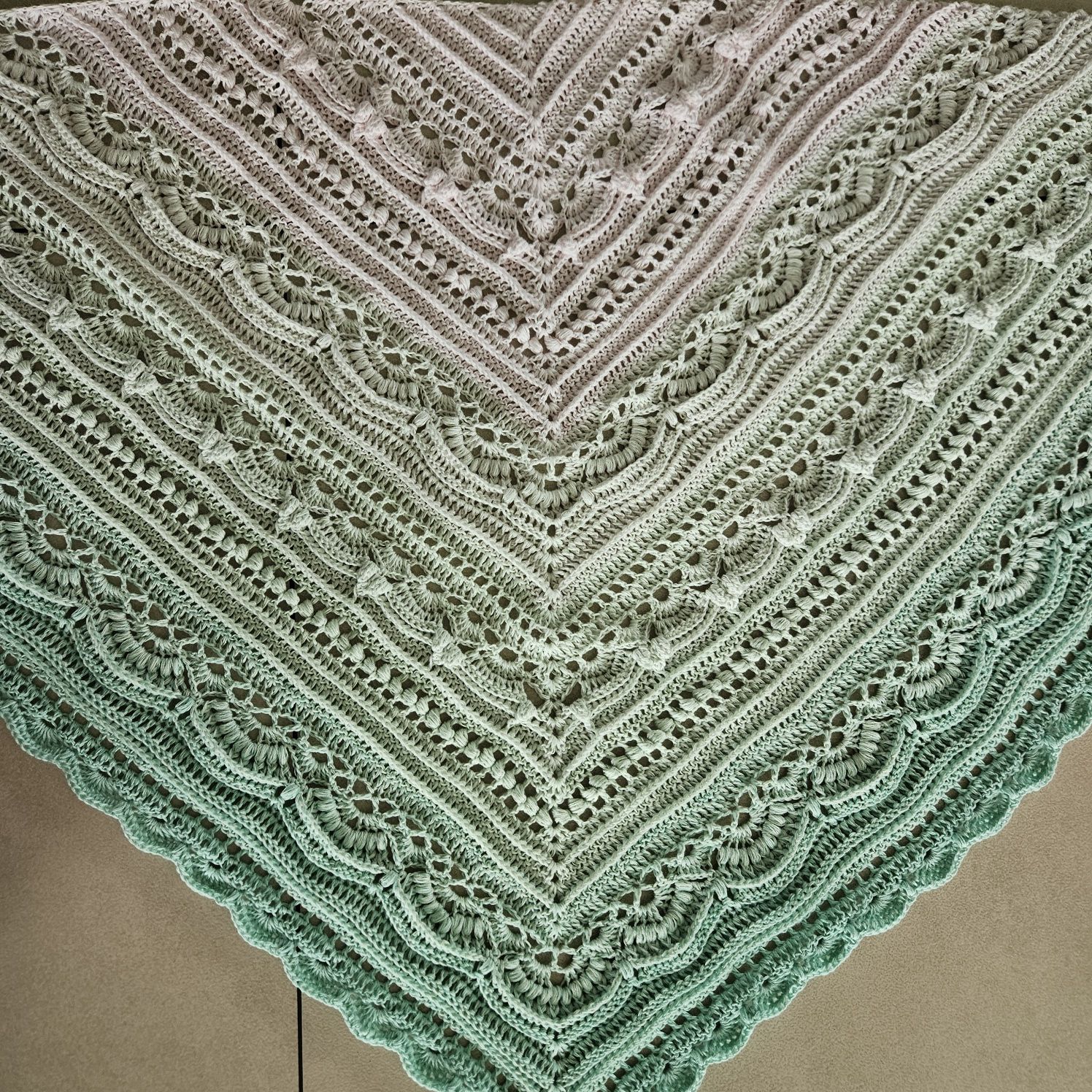 Chusta robiona na szydełku rękodzieło Handmade