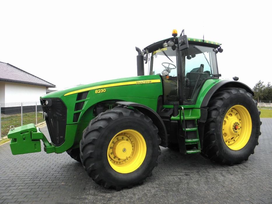 John Deere 8230 2009 Rok POWERSHIFT, Nie Malowany, Stan Bardzo Dobry