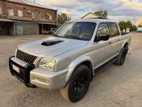 Пікап Mitsubishi L200 2001рік 2,5дизель АКПП повний привід 4х4