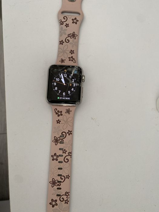 Продам часи орігіналAppel-Wotch-3