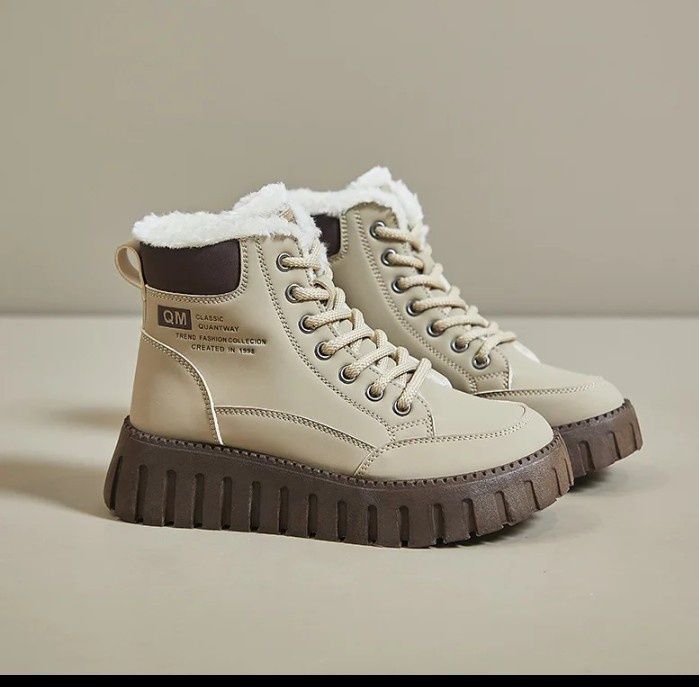 Новые классные модные ботиночки 34 размера и 36 размер.