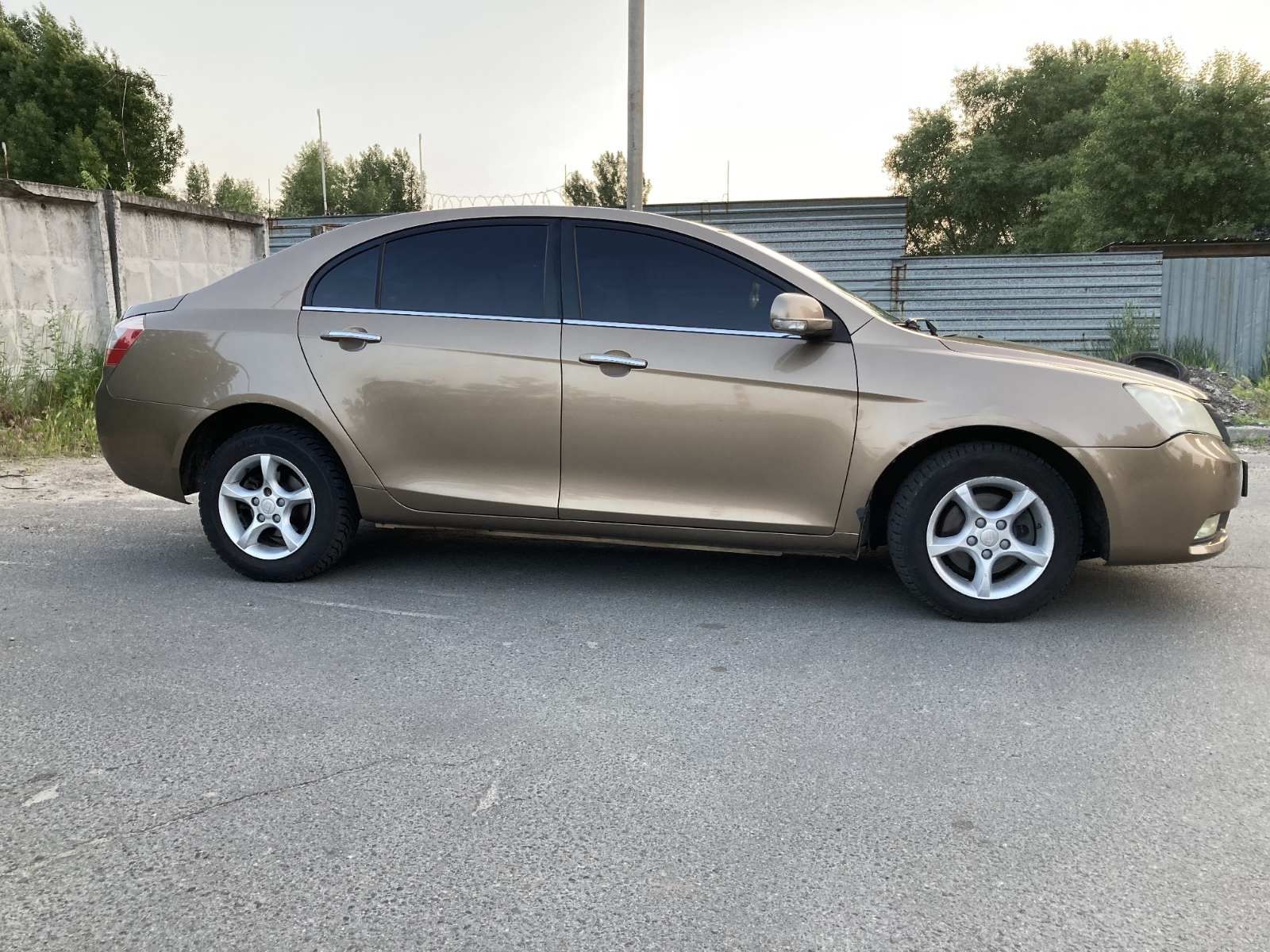 Продам автомобіль Geely Emgrand EC7