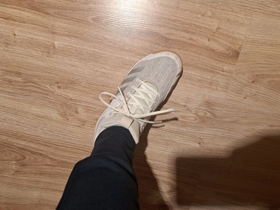 Damskie buty halowe adidas rozm. 40