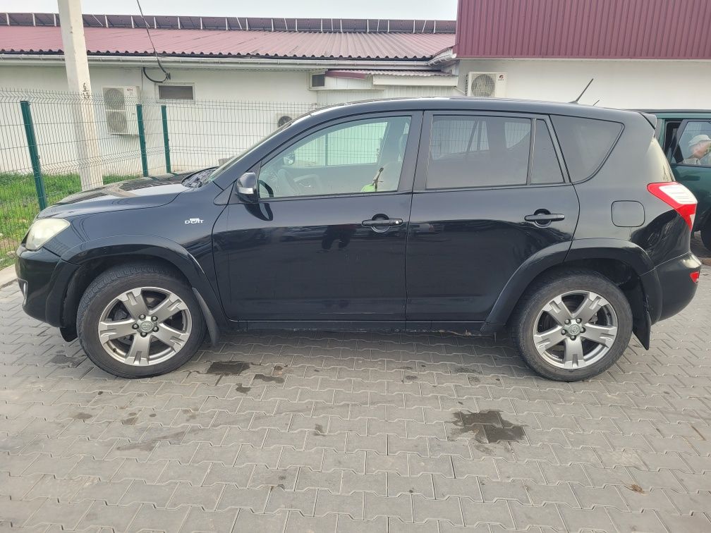 Toyota rav4 2,2d автомат