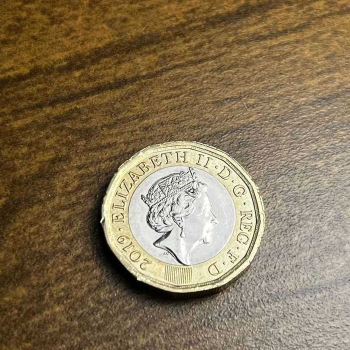 Moeda rara de "ONE POUND" 2017