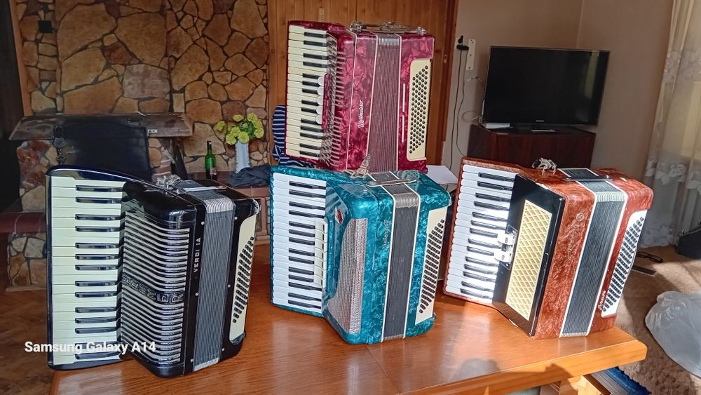 Akordeon victoria II 80 basów 3 chóry