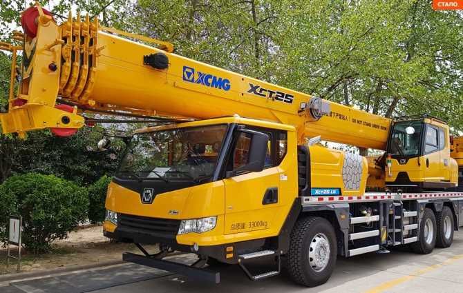 Автокран 25, 30, 50 та 130 т. Послуги Оренда Довжина стріли 21 - 90 м