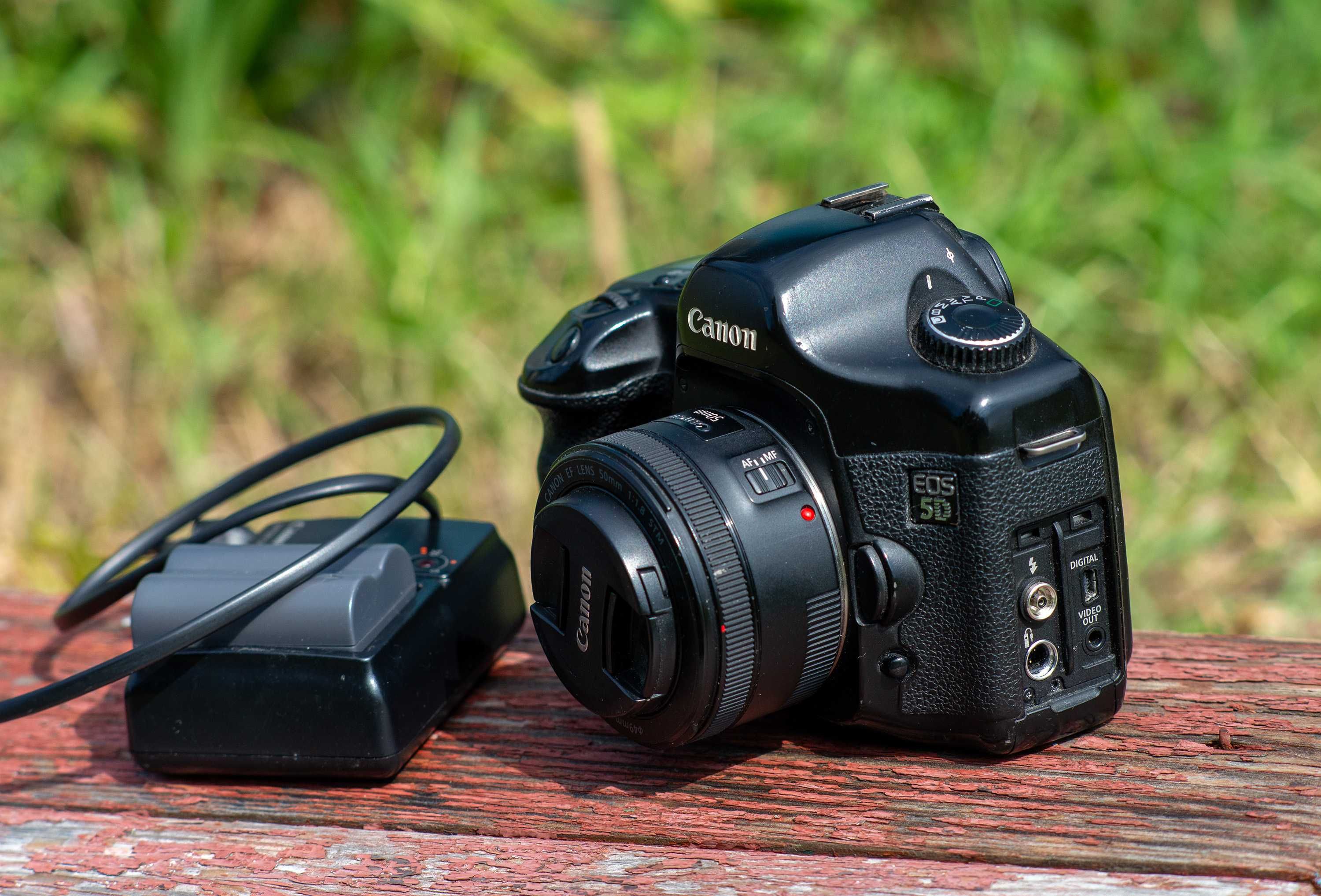 Продаю легенду: Canon 5D classic з об'єктивом 50/1,8 STM + сумка