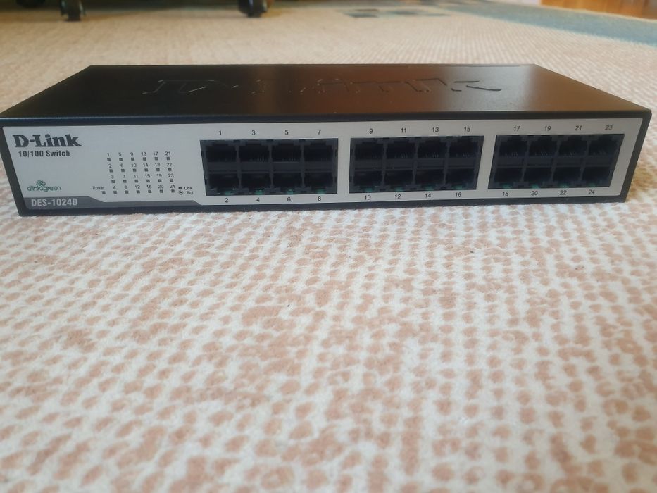 D-Link DES-1024D - 24 portowy niezarządzalny Switch Fast Ethernet NOWY