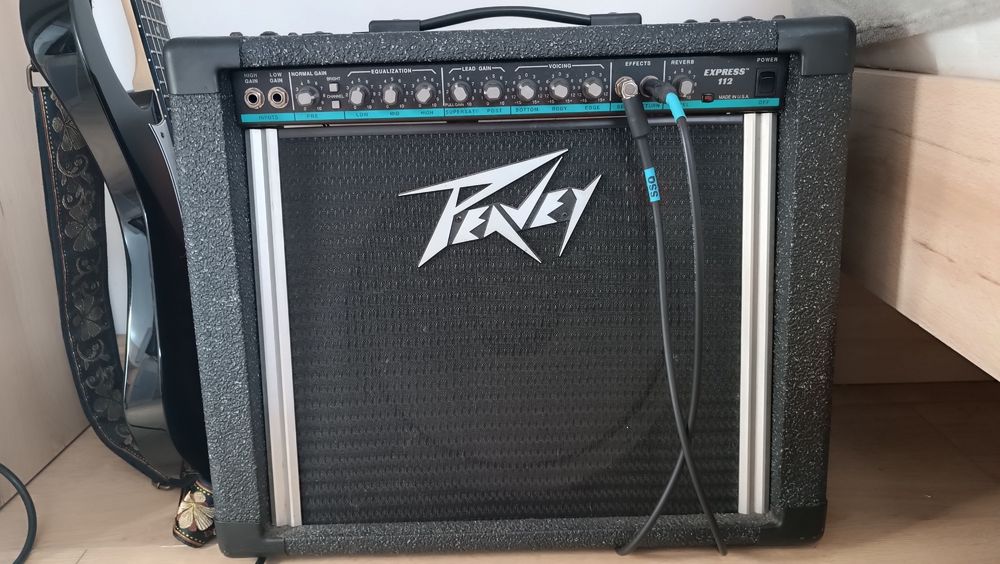 Wzmacniacz PEAVEY EXPRESS 112 - wymienię na piecyk do domowego grania