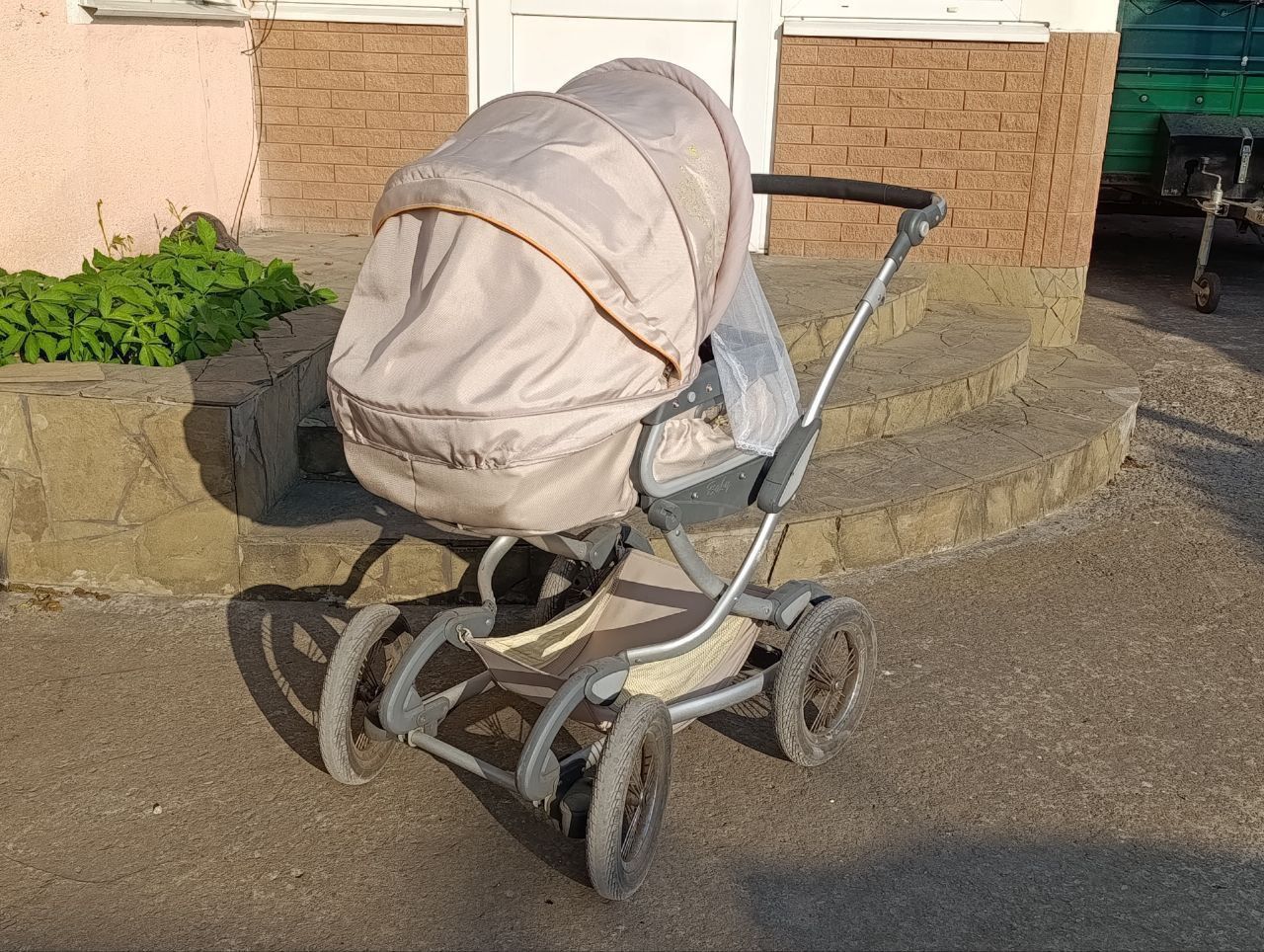 Продам детскую коляску