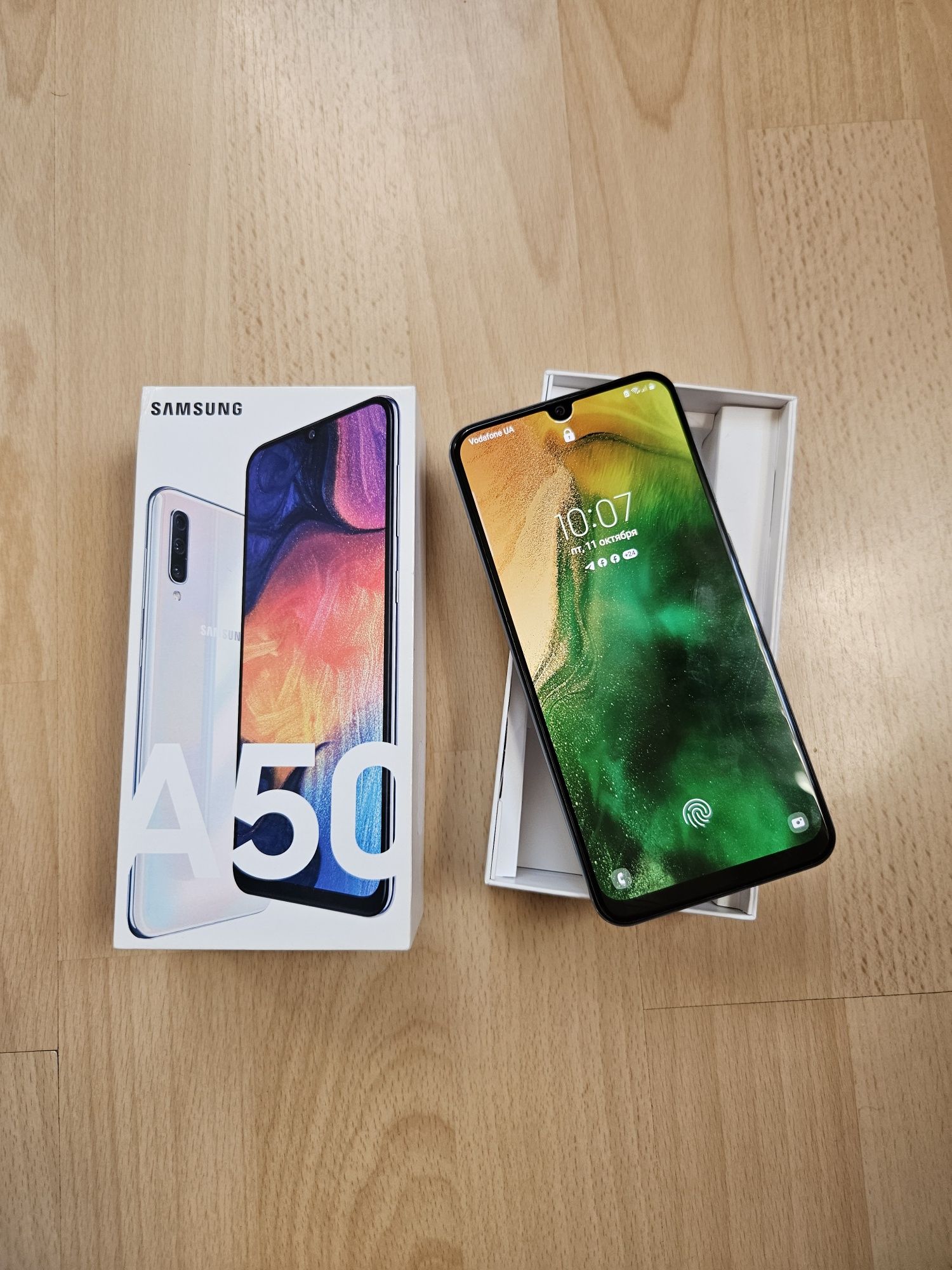 Смартфон Samsung A50 4/128