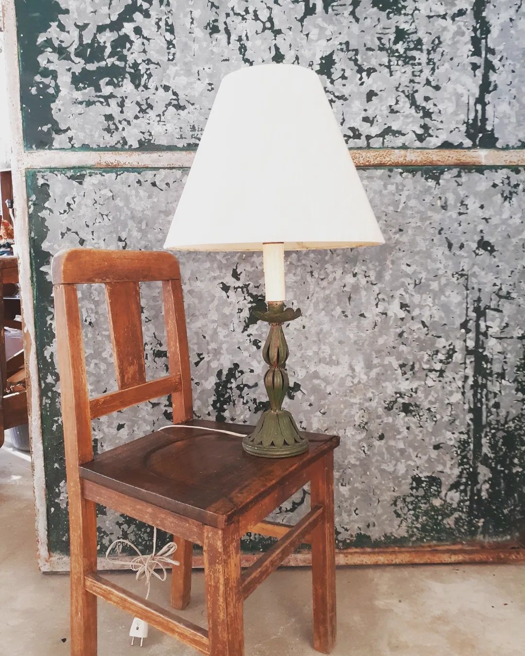 Fantástico candeeiro Eco, vintage com folhas em metal