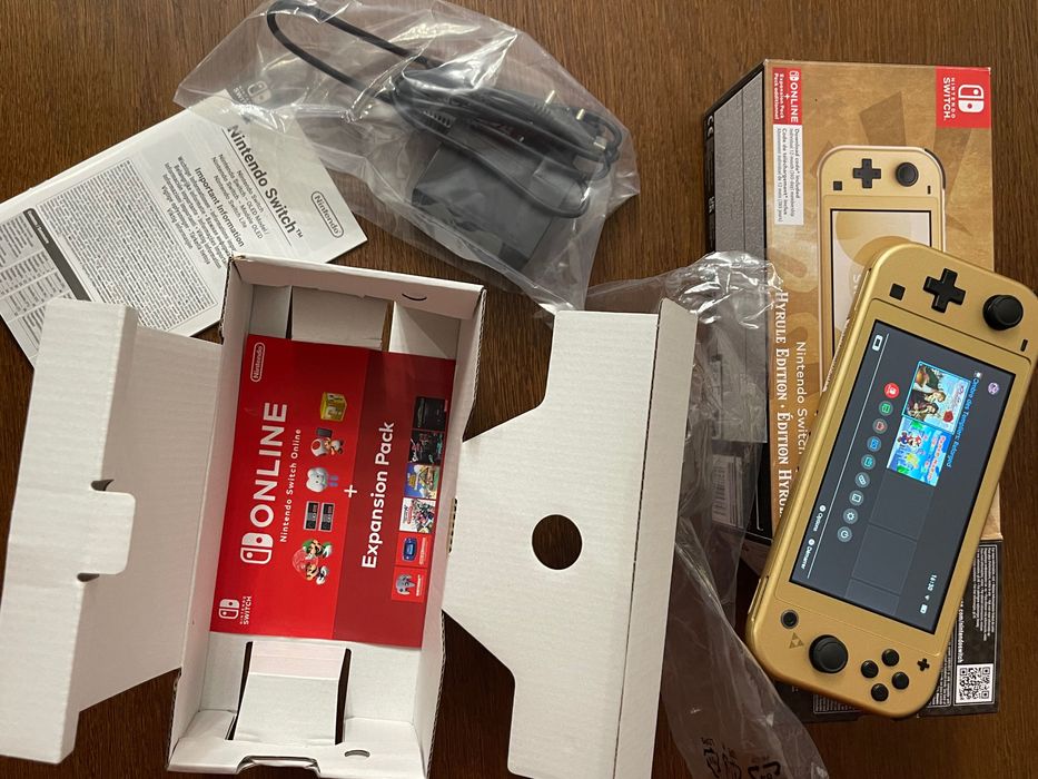 Nintendo Switch Lite Hyrule edition