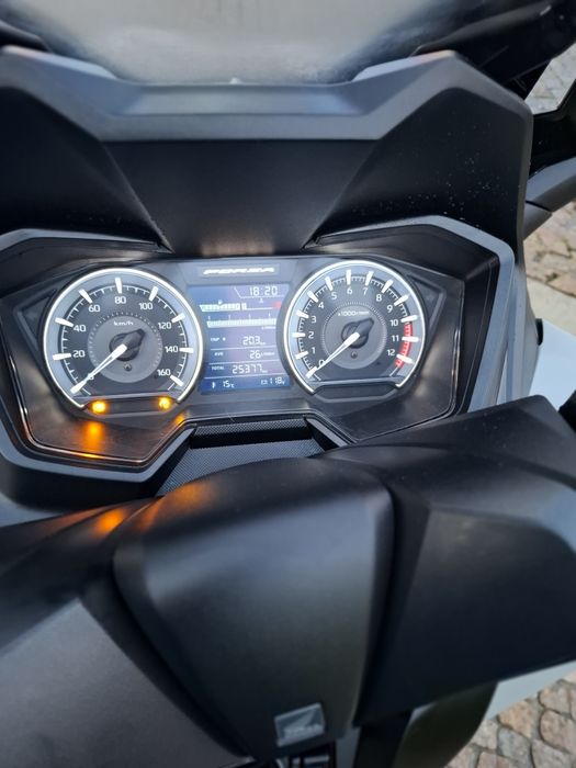 Honda forza 125 de 2023  como nova (ainda  com garantia)