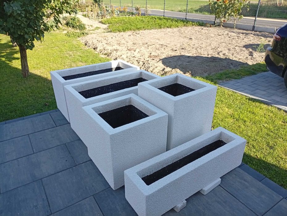 Donica. Donica ocieplana. Termo donica. Beton architektoniczny, tynk.