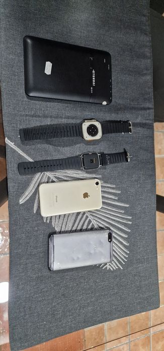 Lote de telemóveis e informática