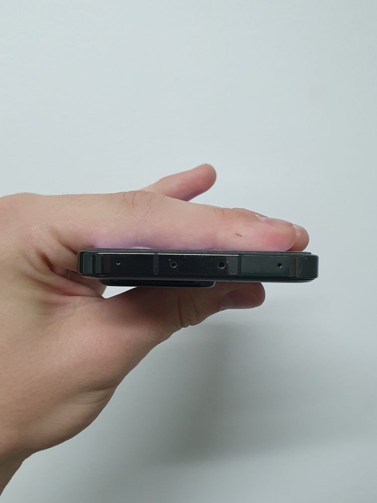 Xiaomi 13 8/256 Jak nowy