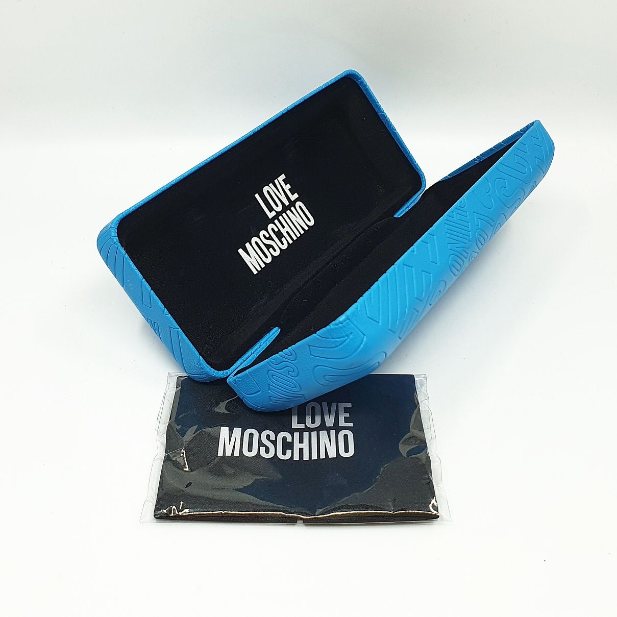 Niebieskie etui na okulary Love Moschino + oryginalna ściereczka