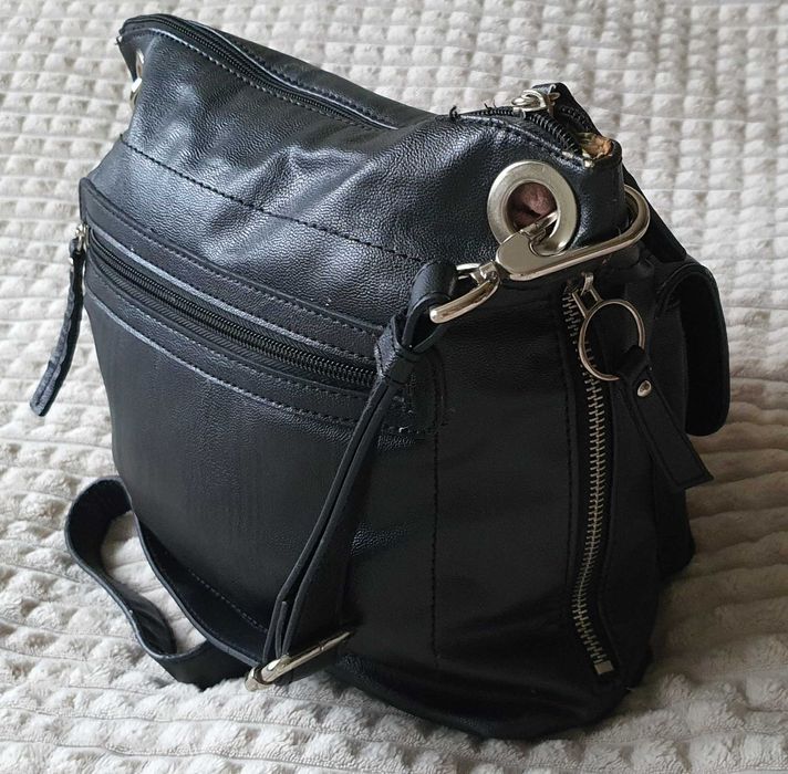 Mała czarna torebka ze skóry