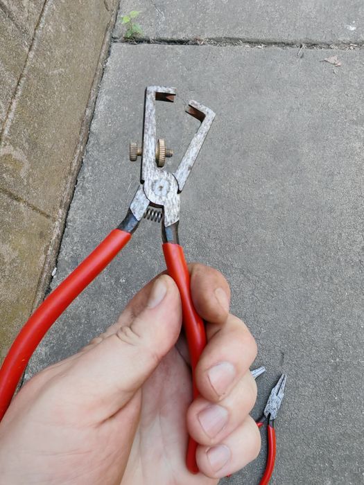 Інструмент для видалення ізоляції 11 160, Плоскогубці  Knipex  20 140