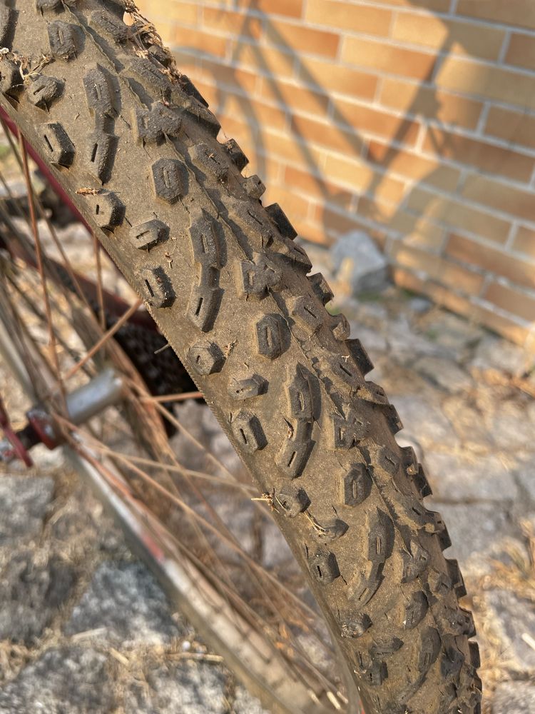 Bicicleta MTB com mudanças Shimano